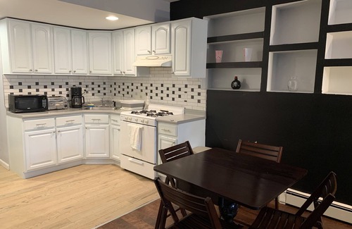 Flatlands Maison | Luxury One bedroom with private garden