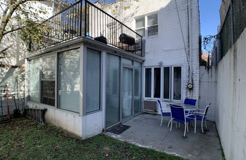 Flatlands Maison | Luxury One bedroom with private garden