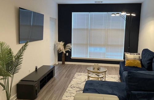 West Lanham Hills Appartement | Luxury Open Space Amtrak UMD Hospitals Reagan BWI
