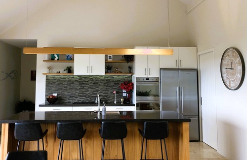 Papamoa Maison | Luxury Papamoa escape, heated pool, amazing views, a family paradise!