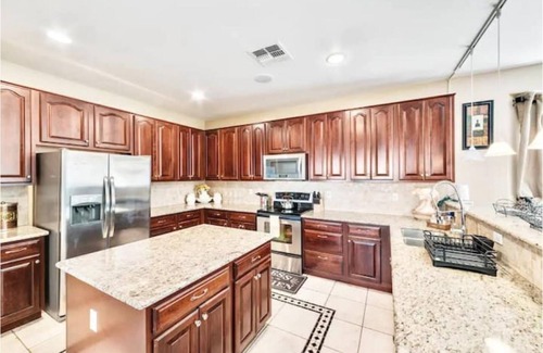 Maricopa Maison | Luxury Paradise Home with 9beds