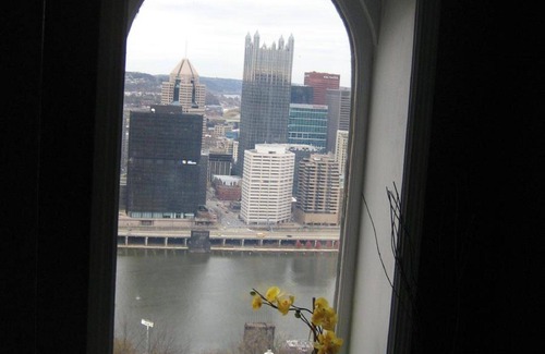 Mount Washington Appartement | Luxe Pittsburgh Grandview Ave Apt