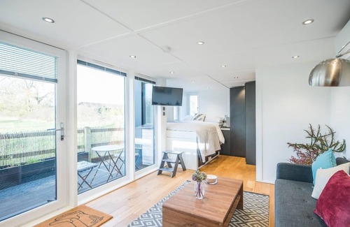 Woodbridge Cabine | Meadow View Summary: