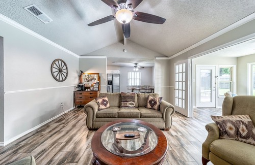 North Richland Hills Maison | Luxury Poolside Retreat in DFW