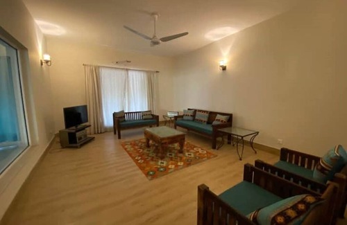 G-8 Sector Appartement | Luxury Poolside
