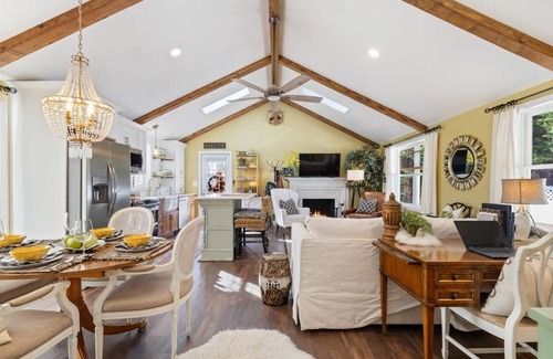 Old Saybrook Center Maison | Luxury & Premier Location-THE CASHMERE COTTAGE! Near the Kate / Saybrook Point!
