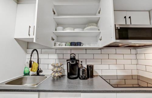 London Appartement | Luxury & private 3 bed unit kitchen wifi park mall
