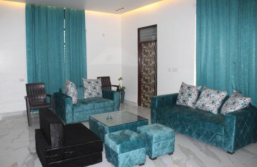 Gurugram Appartement | Luxury Private Farmhouse