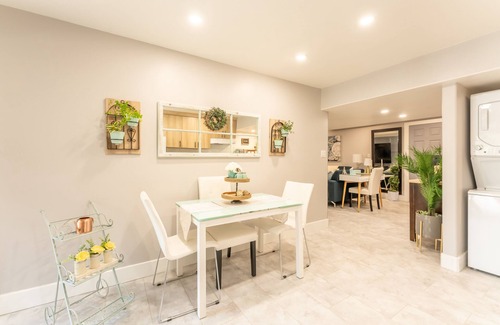 Okanagan-Similkameen Maison | Luxury, Private Home with Pool & Hot Tub, near Golf Course and Beach!