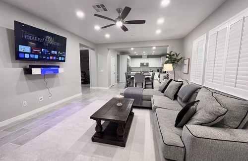 Mount Helix Maison | Luxury Private Oasis- 2 King Suites - Pool-Spa-Fire Pit-Sauna-Arcades-Playground