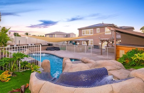 Mount Helix Maison | Luxury Private Oasis- 2 King Suites - Pool-Spa-Fire Pit-Sauna-Arcades-Playground