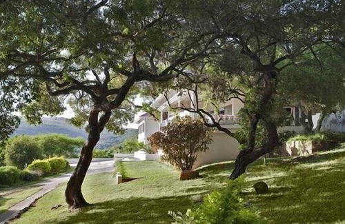White River Villa | Luxury Private Villa for 6 guests / Fully Catered / 20 mins from Kruger Park