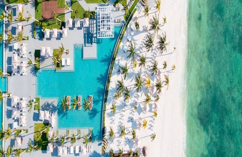 Puerto Juarez Hôtel | Luxury property on the beach, with 7 outdoor swimming pools