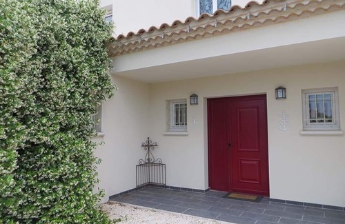 Sommieres Villa | Propriété de standing avec piscine entre Nîmes et Montpellier, jusque 30 pers.