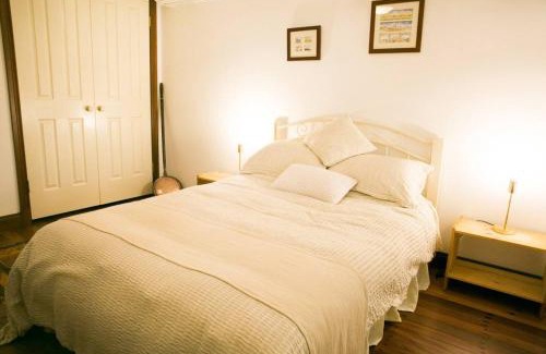 Golden Beach Appartement | Luxury Pumicestone Cottage - Beach Charm - ZA7
