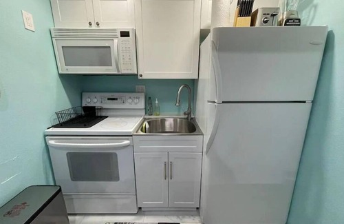 Lake Ridge Maison | ★Luxury Quiet Studio★5 min to Beach ★