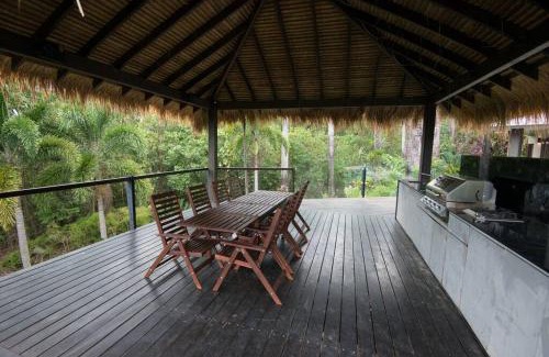 Mossman Maison | Luxury rainforest eyrie with panoramic views