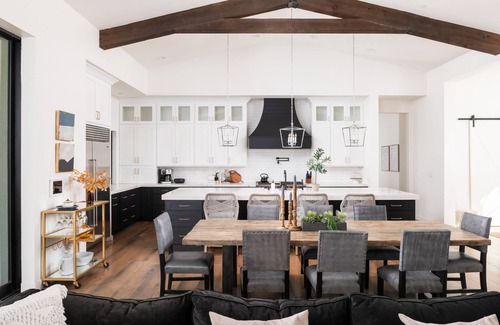 Sweetwater Street East Maison | Luxury Redefined: Limitless Oasis 7 BR w/ pickle-ball, spa, and more!