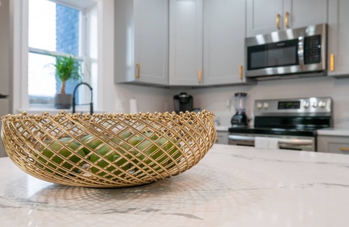 Trinidad Appartement | LUXURY Remodeled DC Suite- Near restuarants, H Street & downtown. Quiet area!!
