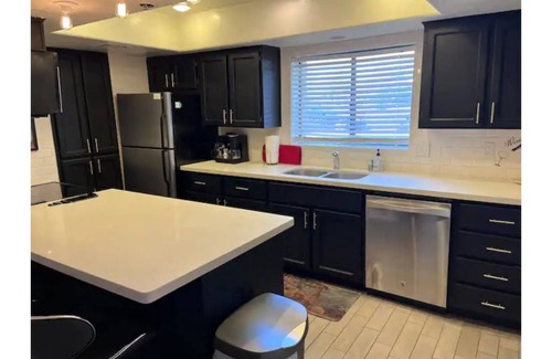 Security Acres Copropriété | LUXURY RESORT CONDO-WALKABILITY TO ALL OF OLD TOWN