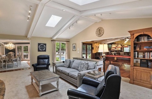 Dover Maison | Luxury Retreat in Dover with Pool and Pond