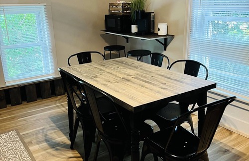 Potsdam Maison | Luxury Retreat! Large 3 bedroom upstairs townhouse!Suny Potsdam in the backyard!