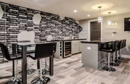 Jefferson Maison | Luxury Retreat- Modern 5BR Ranch in Bennington