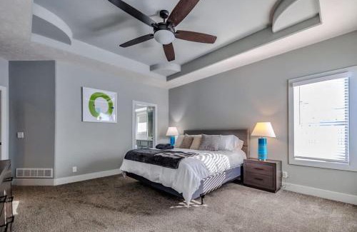 Jefferson Maison | Luxury Retreat- Modern 5BR Ranch in Bennington