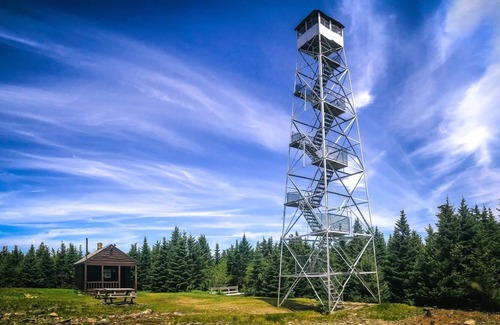 Hunter Copropriété | Luxury Retreat on Hunter Mountain w/ Hot Tub, Sauna, Pool, Zipline, Hike