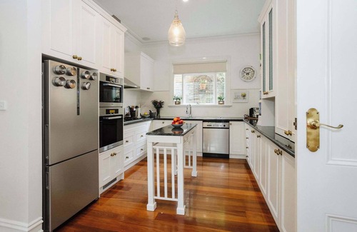 Montmorency Maison | Luxury Living With Fire Place, Parking & Pool