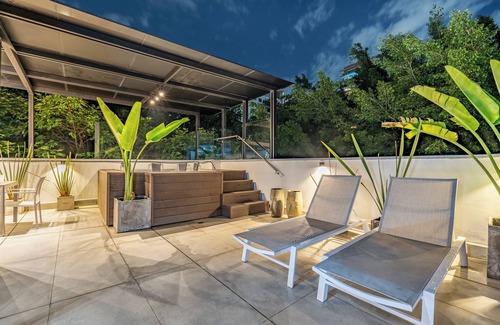 Alejandria Appartement | Luxury Retreat Private Sauna/Jacuzzi/Billiard/Gym