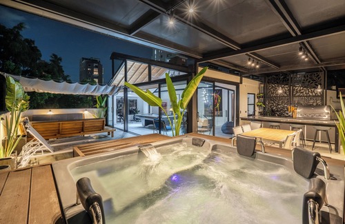 Alejandria Appartement | Luxury Retreat Private Sauna/Jacuzzi/Billiard/Gym