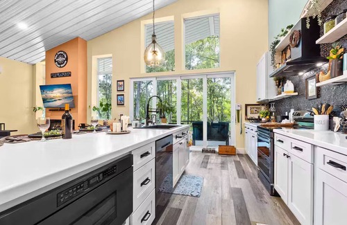 High Springs Maison | Luxury Riverfront Barndominium!
