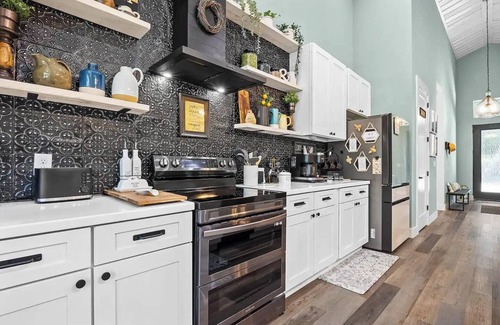 High Springs Maison | Luxury Riverfront Barndominium!