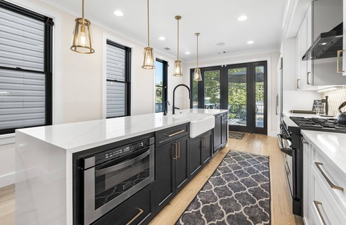 16th Street Heights Maison | Luxury rowhouse w/parking - centrally located