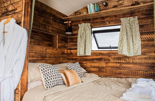 Clacton-on-Sea Cabine | Luxury rural retreat in a cosy hut near the coast