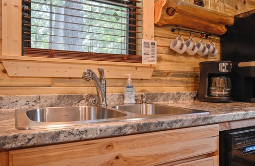 Board Camp Cabine | Luxury rustic cabin located 3 miles to Wolf Pen Gap, Sleeps 5, 2 bedroom, 1 bath