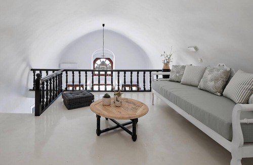 Exo Gonia Villa | Luxury Santorini Suite | Grand Suite | 2 Bedrooms | Terrace with Stunning Sea Views