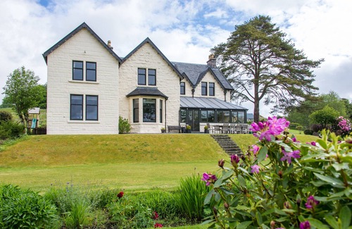 Kilchrenan Villa | Maison de vacances écossaise de luxe sur les rives du Loch Awe avec bateau, jetée,