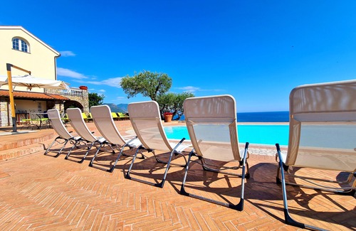 Villammare Appartement | Luxury sea view apartment with pool and parking