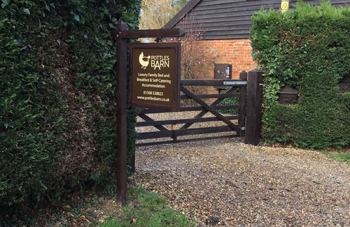Surlingham Cottage | Luxueuse location de vacances autonome, emplacement paisible à proximité des Norfolk Broads