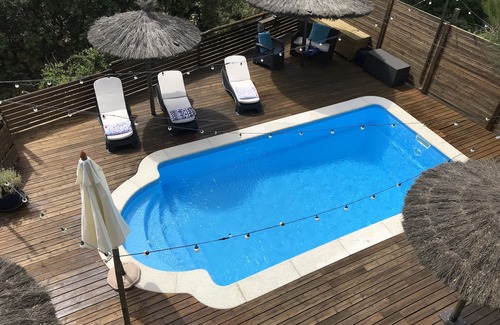 Begur Appartement | Studio de luxe, indépendant, climatisé avec terrasse privée et utilisation de la piscine
