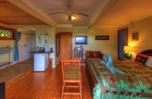 Balmoral Ridge Maison | Villa de luxe indépendante avec lit king size, double spa, cheminée et cuisine.