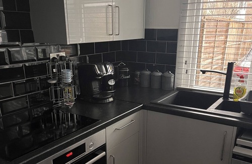 Coventry Maison | Luxury serviced accommodation with private room and communal kitchen/bathrooms