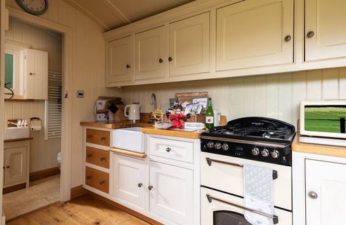 Broadwas Appartement | Endroit idyllique rural. Hop Pickers Hideaway Shepherds Hut