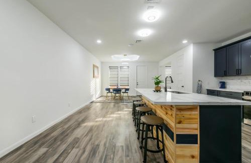 Baytown Maison | Luxury Sky View and Balconies