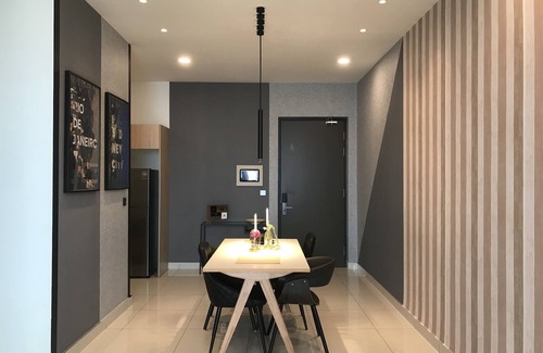 Masai Appartement | Luxury Smart Apartment w/ Poolview @Green Haven