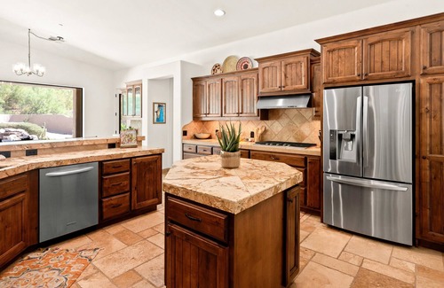 Cave Creek Maison | Luxury Sonoran Nights,Walk to Cave Creek, Heated Pool/Hot Tub, Backs Black Mtn