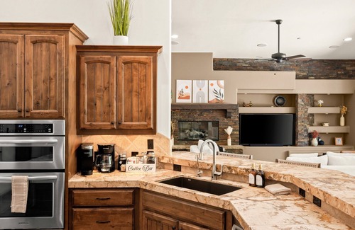 Cave Creek Maison | Luxury Sonoran Nights,Walk to Cave Creek, Heated Pool/Hot Tub, Backs Black Mtn