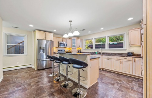 Alexandria West Maison | Luxury Spacious Alexandria Home Minutes to Washington D.C.